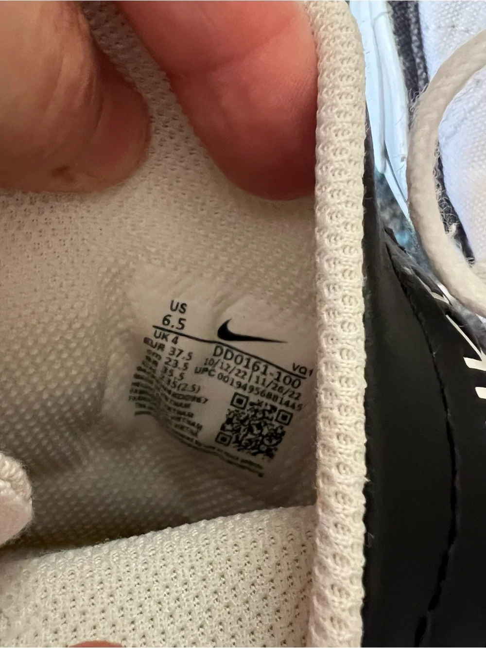 Nike White High-Top Sneakers with Black Swoosh and Accent size 6.5